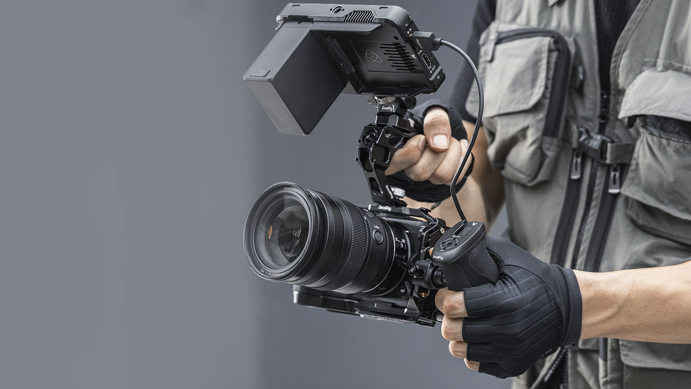 Cage Systems for Compact Cameras