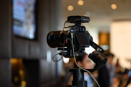 Gimbal or Tripod? How to Choose the Right Stabilizer for Video