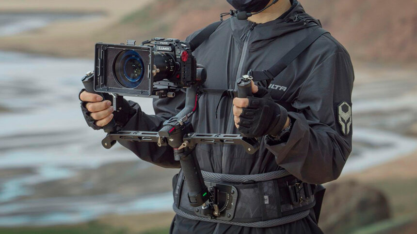 Shoulder Rig vs Hand Gimbal